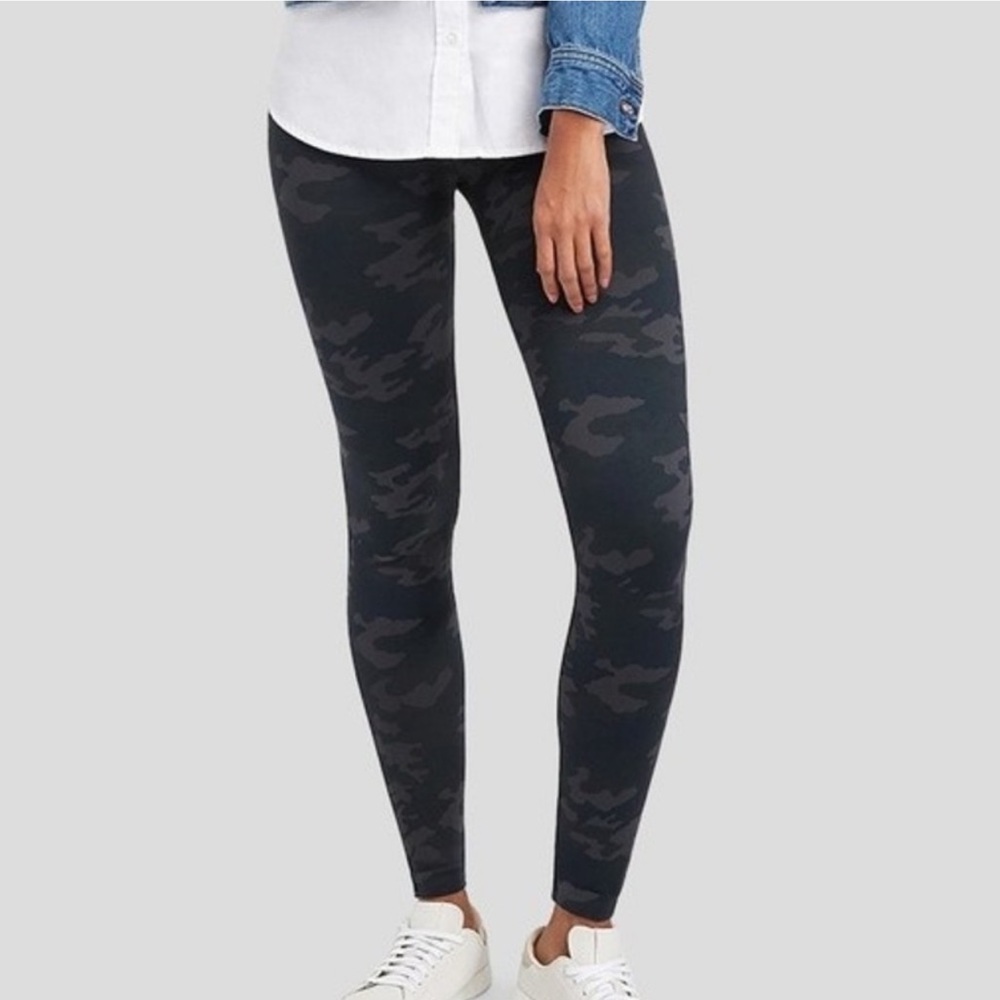 Spanx Womens Large Black Camo EcoCare Seamless Leggings